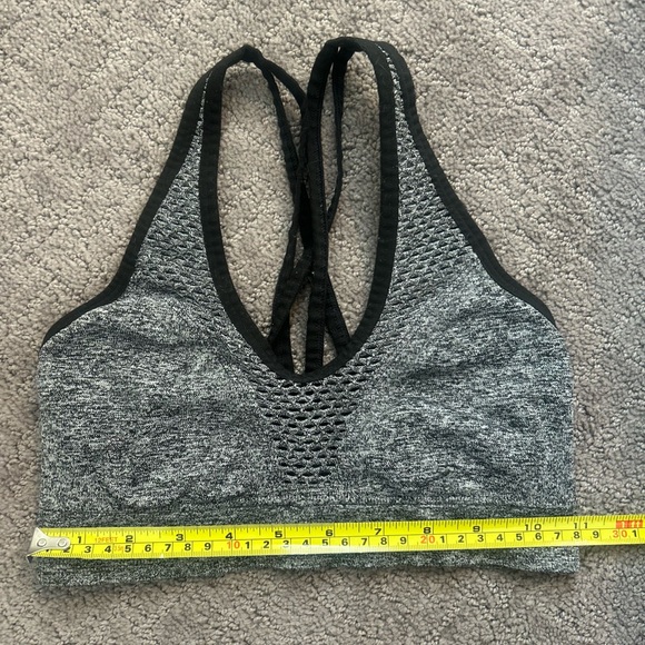 Victoria's Secret VSX Gray Strappy Back Sports Bra | Mesh Cutout | Small - Picture 7 of 8